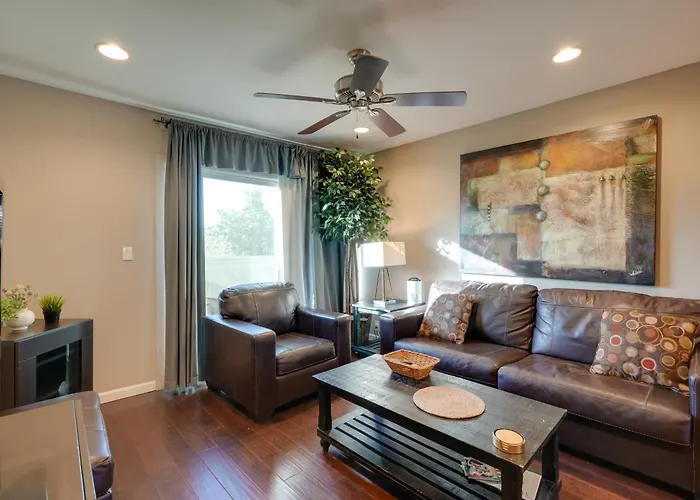 Holiday home Walk To Everything! Pet-friendly Old Town