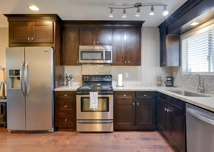 Walk To Everything! Pet-friendly Old Town Holiday home