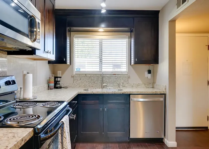 Walk To Everything! Pet-friendly Old Town Holiday home