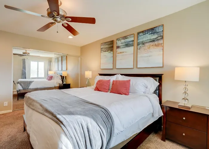 Walk To Everything! Pet-friendly Old Town Holiday home