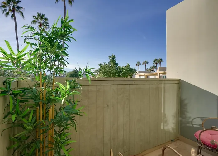 Walk To Everything! Pet-friendly Old Town Holiday home *